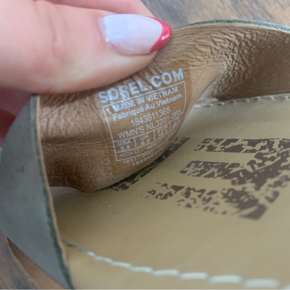 Sorel - Women's Ella Sandal, Leather Sandal with Stretch Straps, Sage green 8.5 - Picture 9 of 10